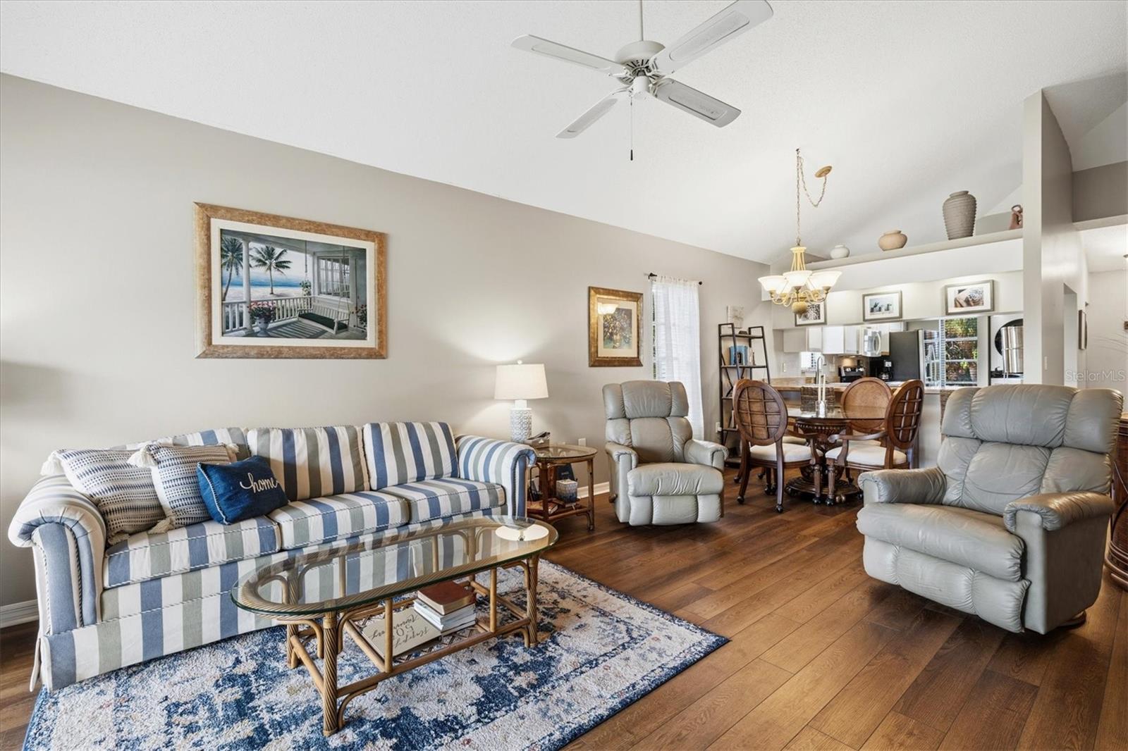 Image 15 of 90 For 918 Capri Isles Boulevard 205