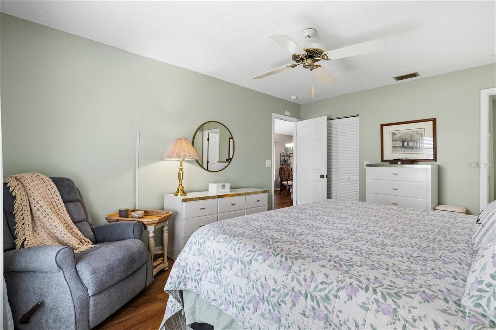 Image 18 of 90 For 918 Capri Isles Boulevard 205