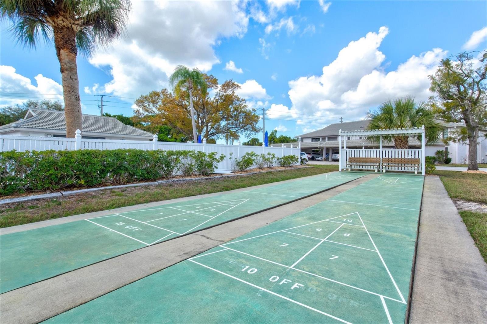 Image 29 of 90 For 918 Capri Isles Boulevard 205