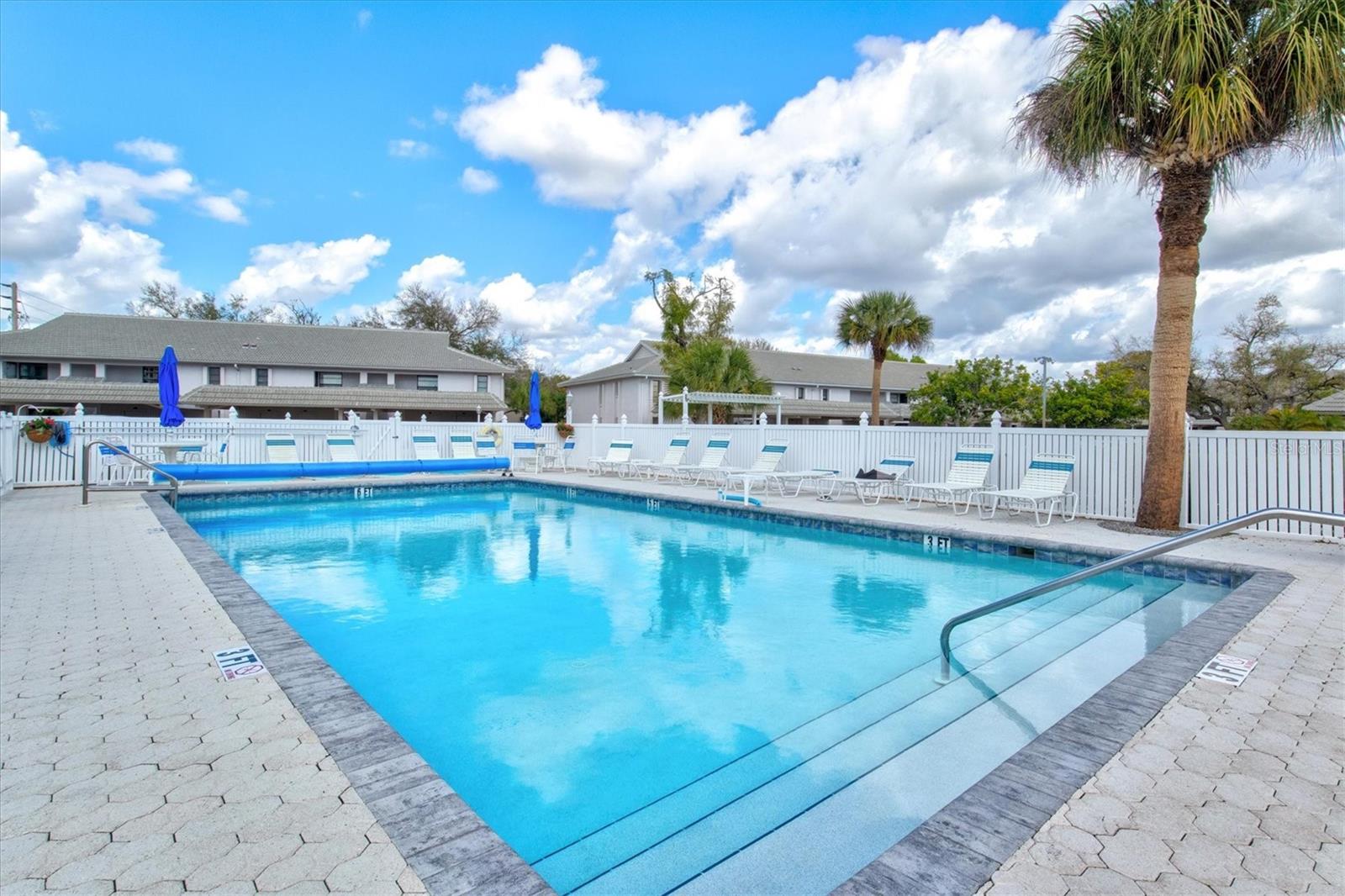 Image 31 of 90 For 918 Capri Isles Boulevard 205