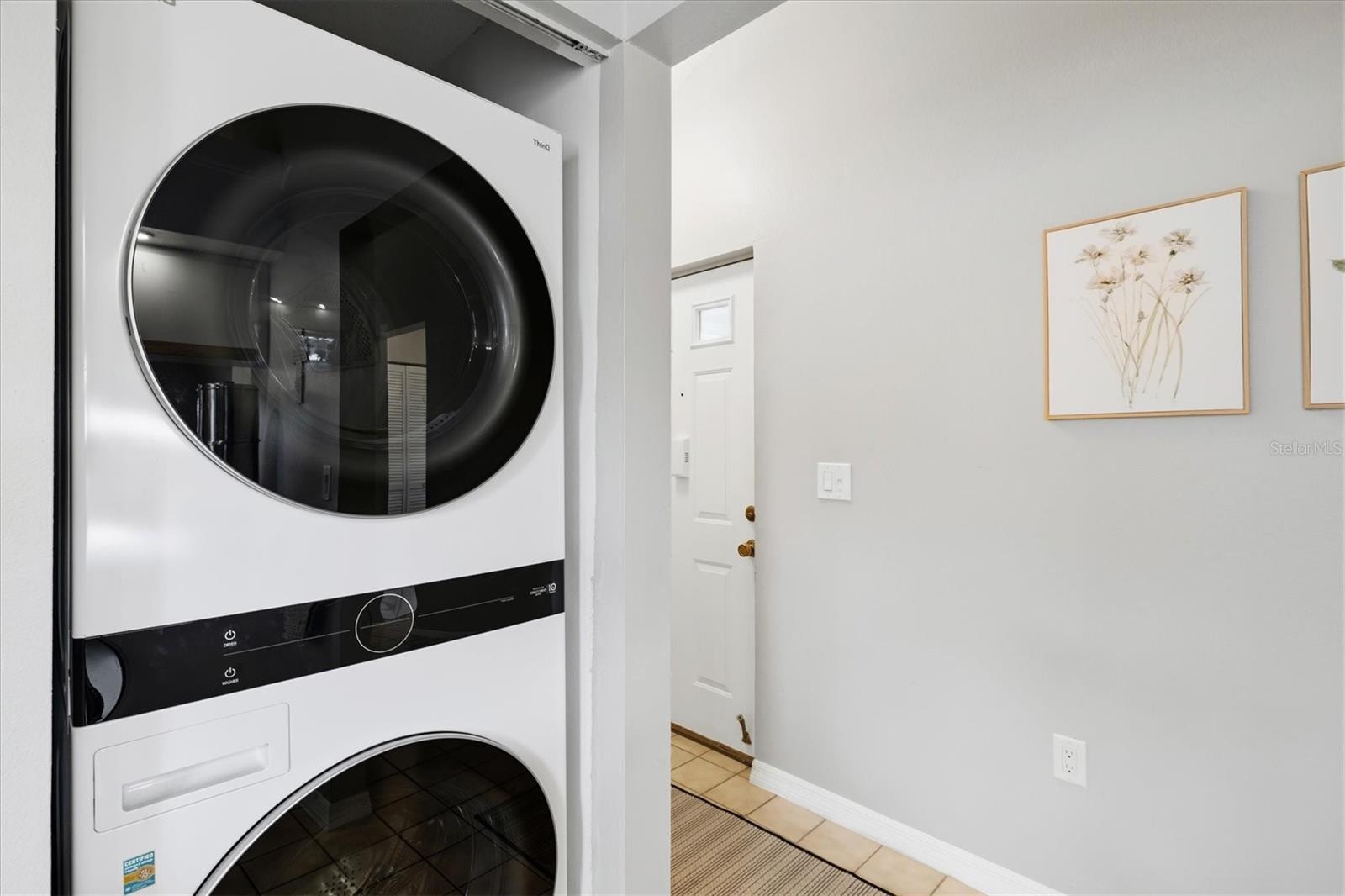 Image 8 of 90 For 918 Capri Isles Boulevard 205