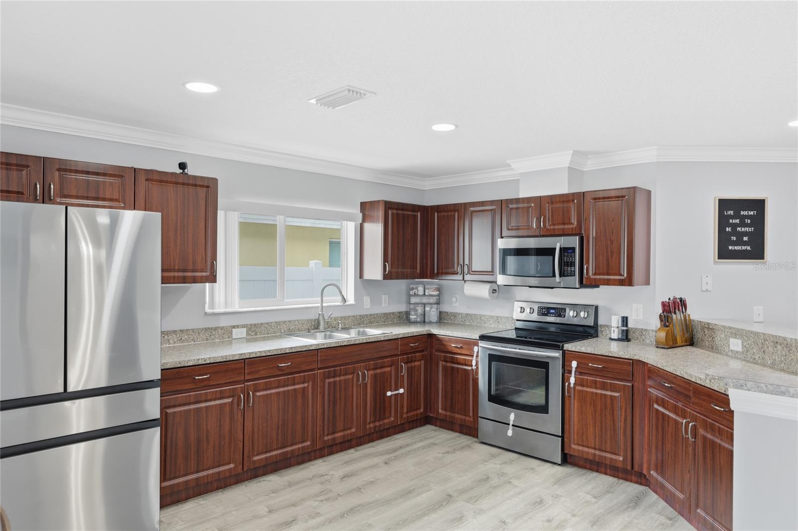 Image 8 of 41 For 1202 Humble Haven Street