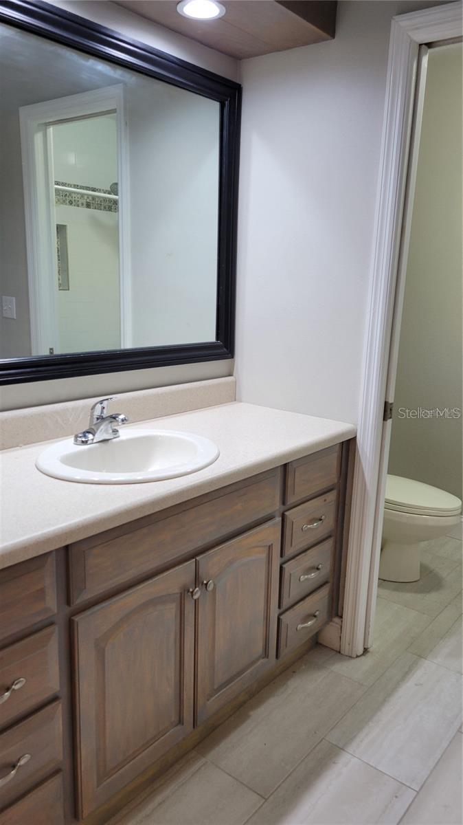 Image 10 of 25 For 5619 Colonial Oaks Boulevard