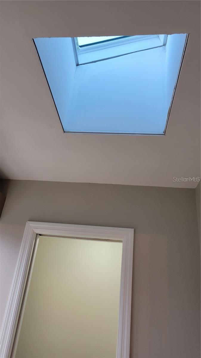 Image 11 of 25 For 5619 Colonial Oaks Boulevard