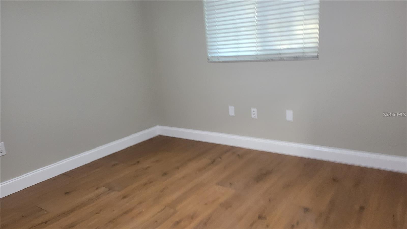 Image 14 of 25 For 5619 Colonial Oaks Boulevard