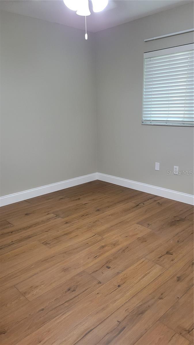 Image 17 of 25 For 5619 Colonial Oaks Boulevard