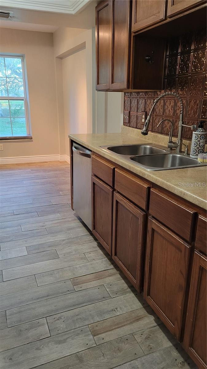 Image 5 of 25 For 5619 Colonial Oaks Boulevard