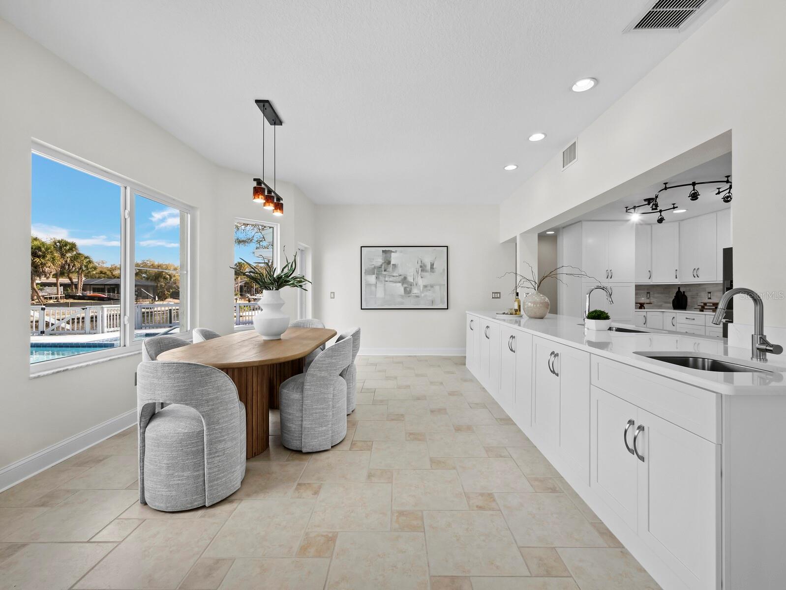 Image 10 of 53 For 951 Contento St.