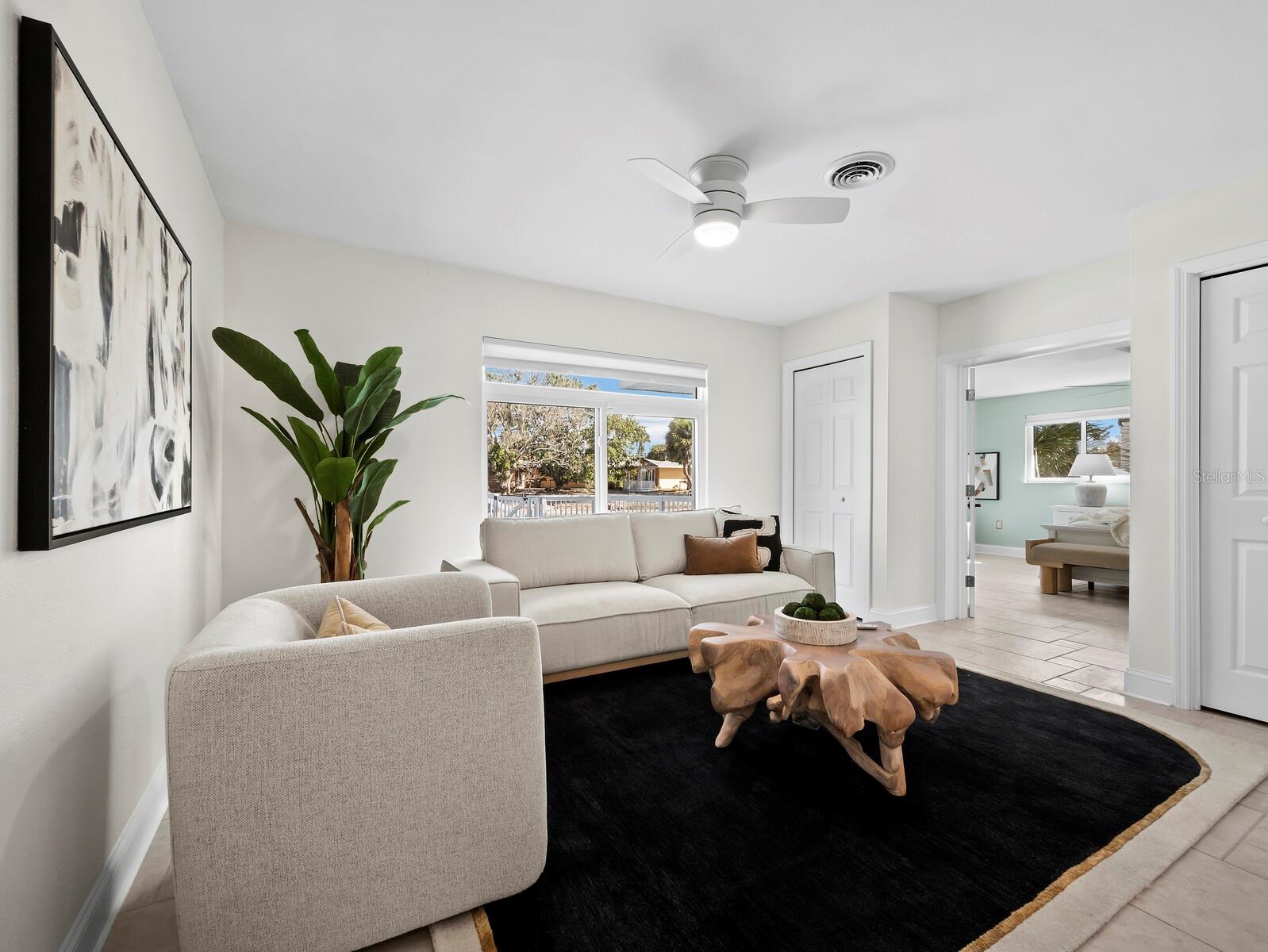 Image 17 of 53 For 951 Contento St.