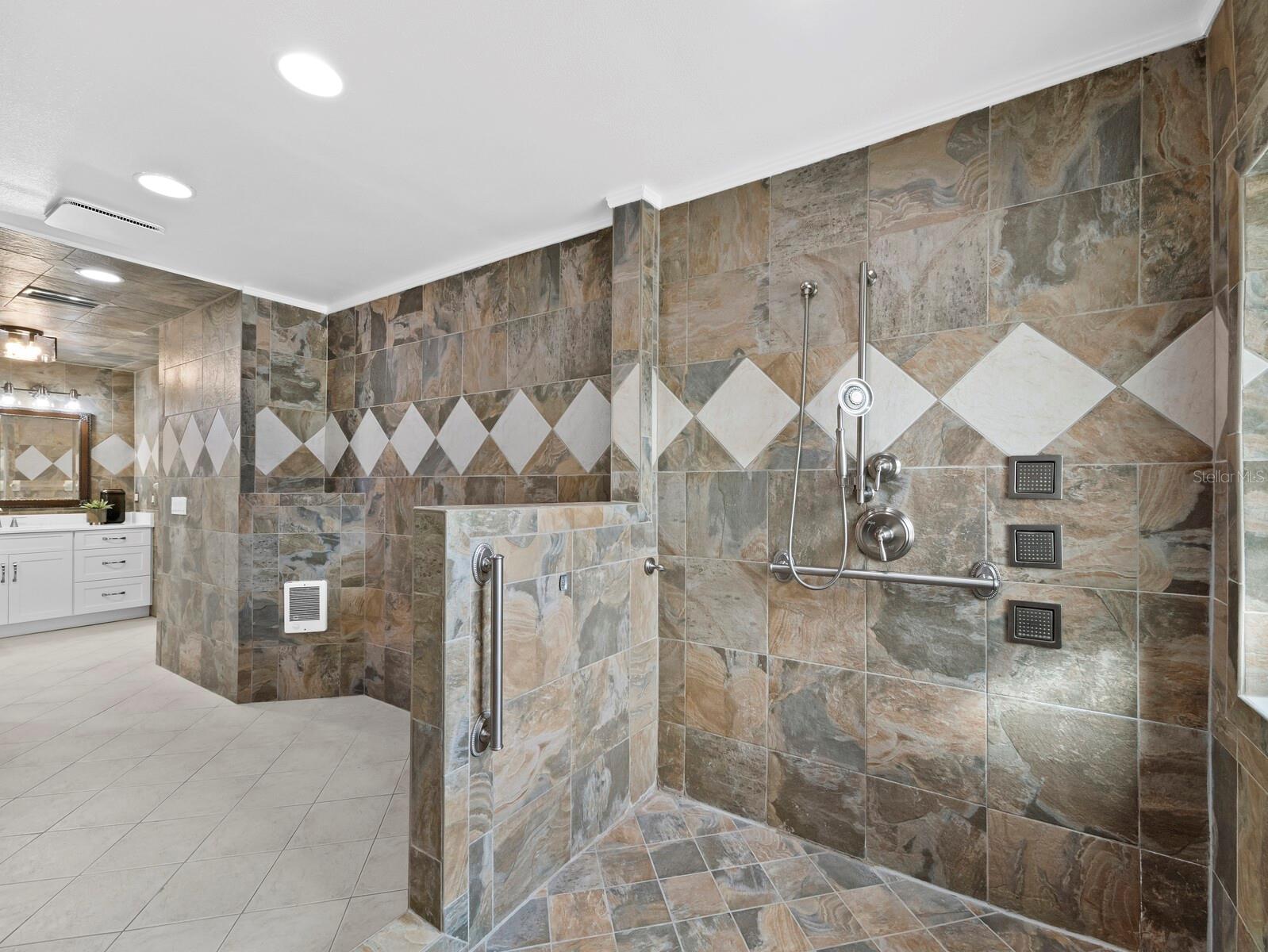 Image 24 of 53 For 951 Contento St.