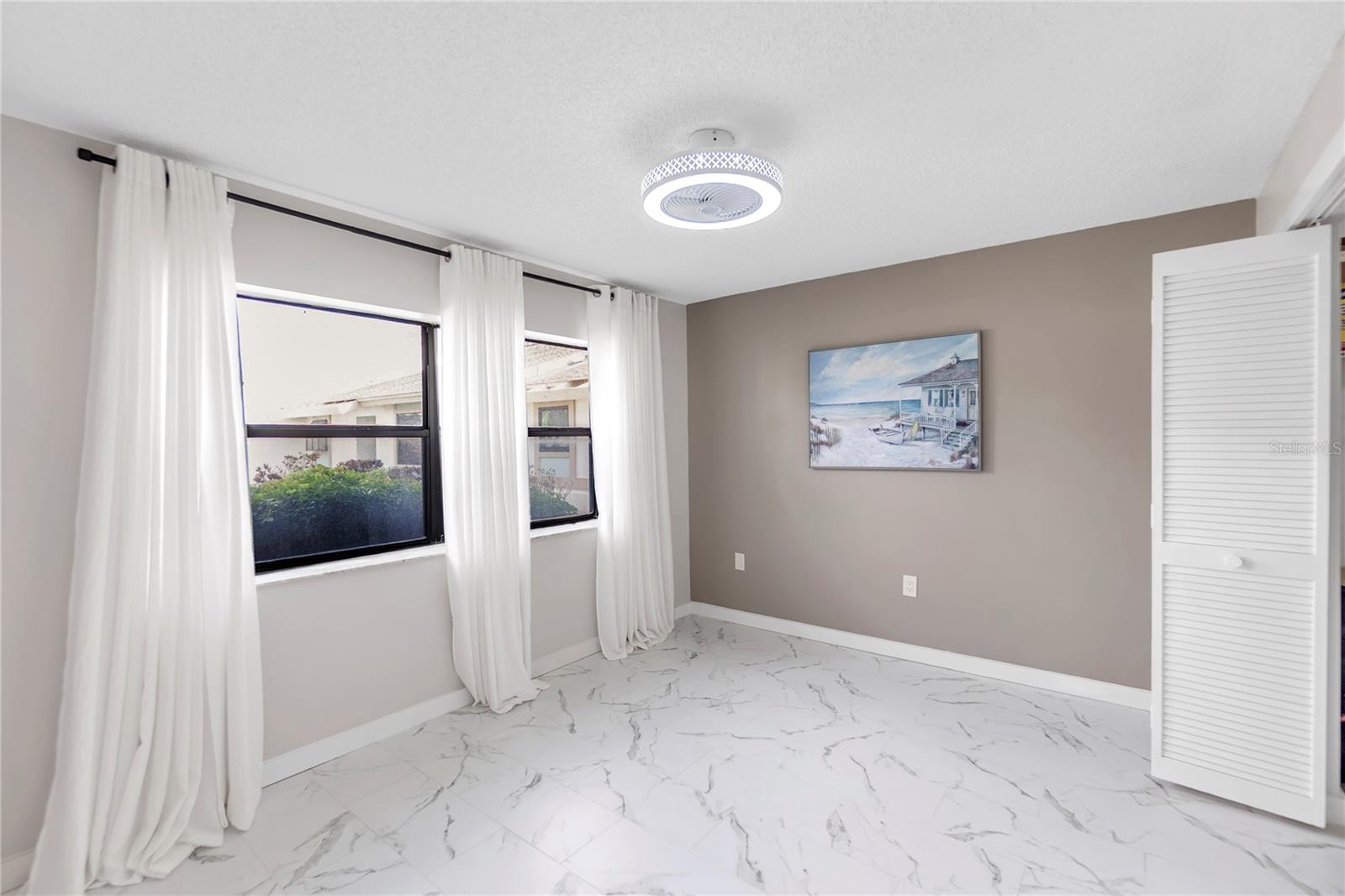 Image 11 of 31 For 6135 Heritage Lane 6135