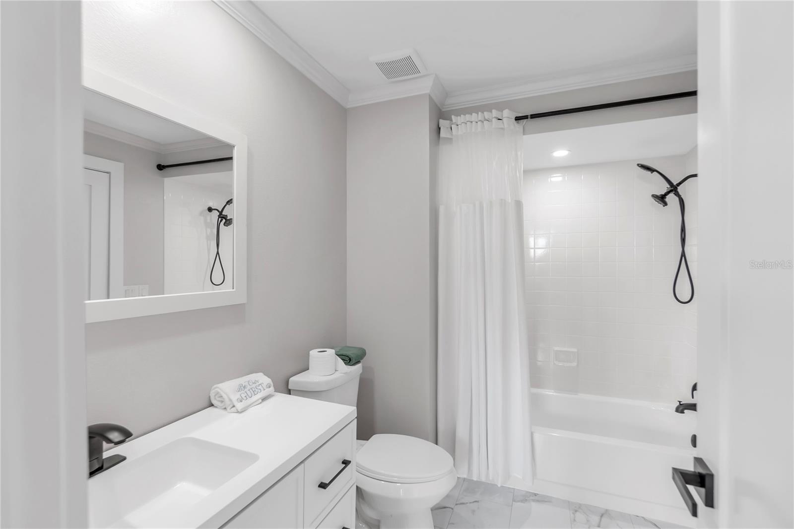 Image 13 of 31 For 6135 Heritage Lane 6135