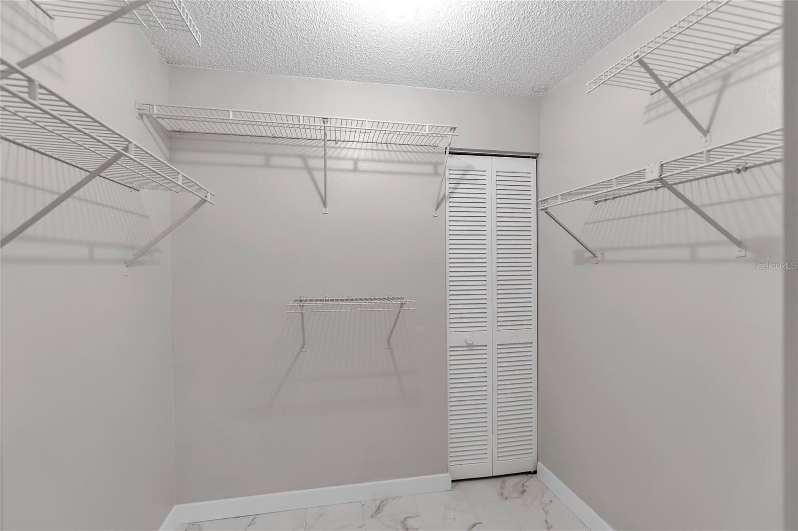 Image 20 of 31 For 6135 Heritage Lane 6135