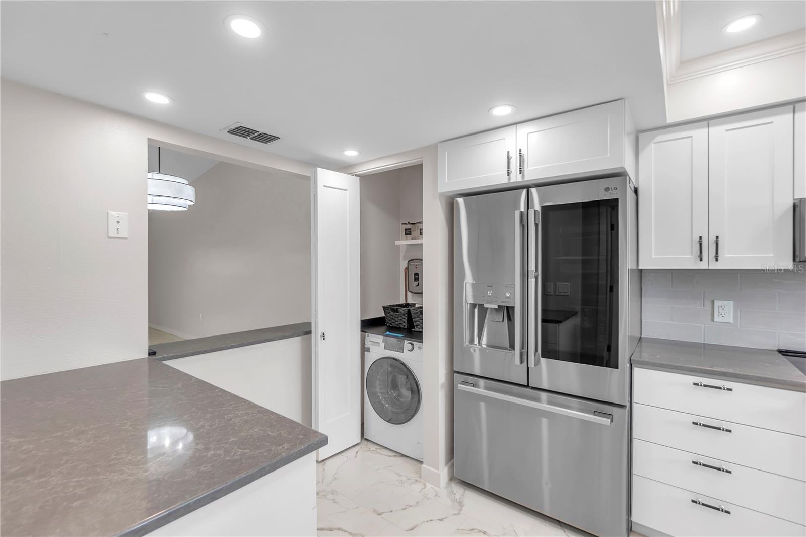 Image 4 of 31 For 6135 Heritage Lane 6135