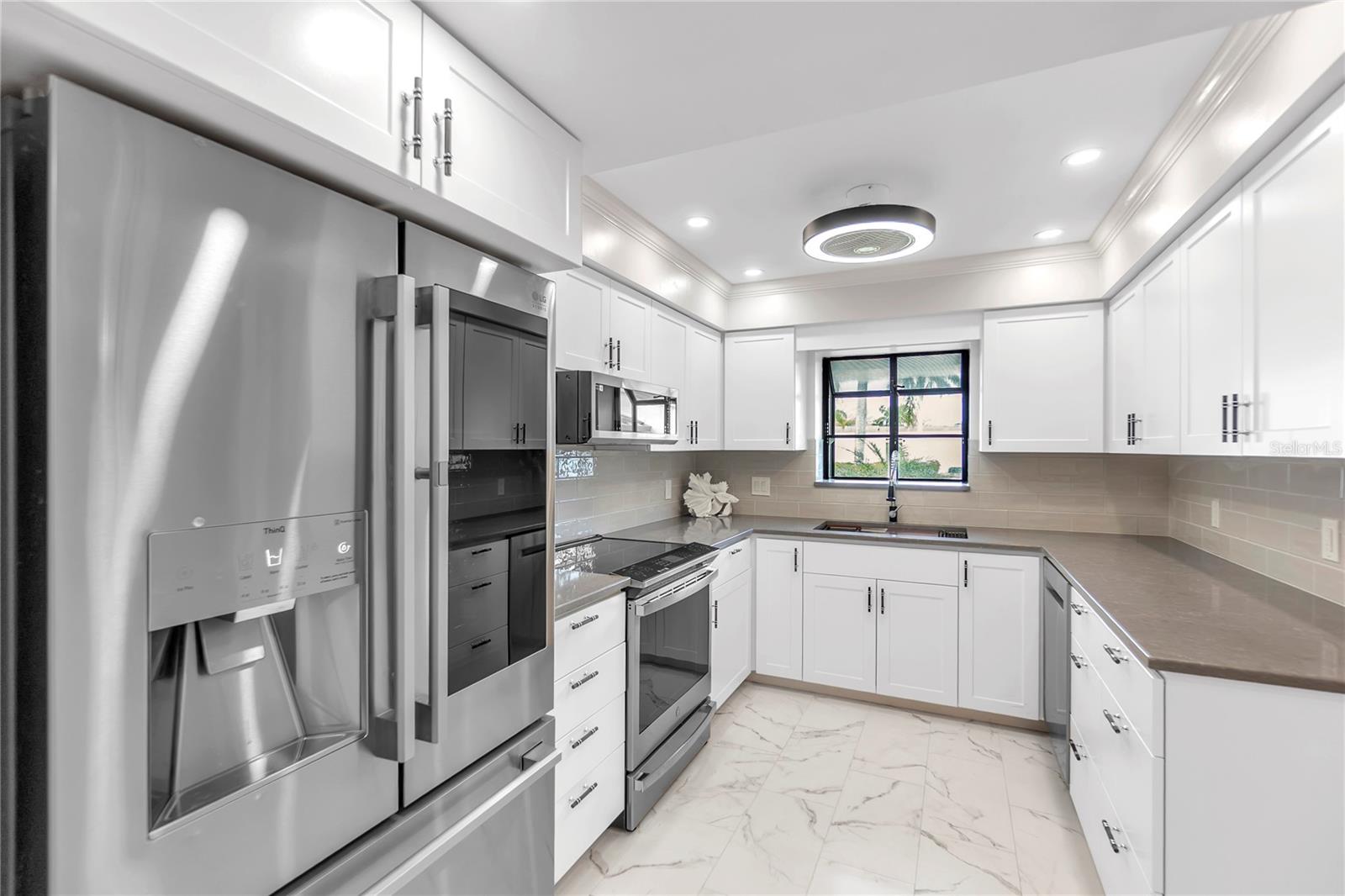 Image 6 of 31 For 6135 Heritage Lane 6135