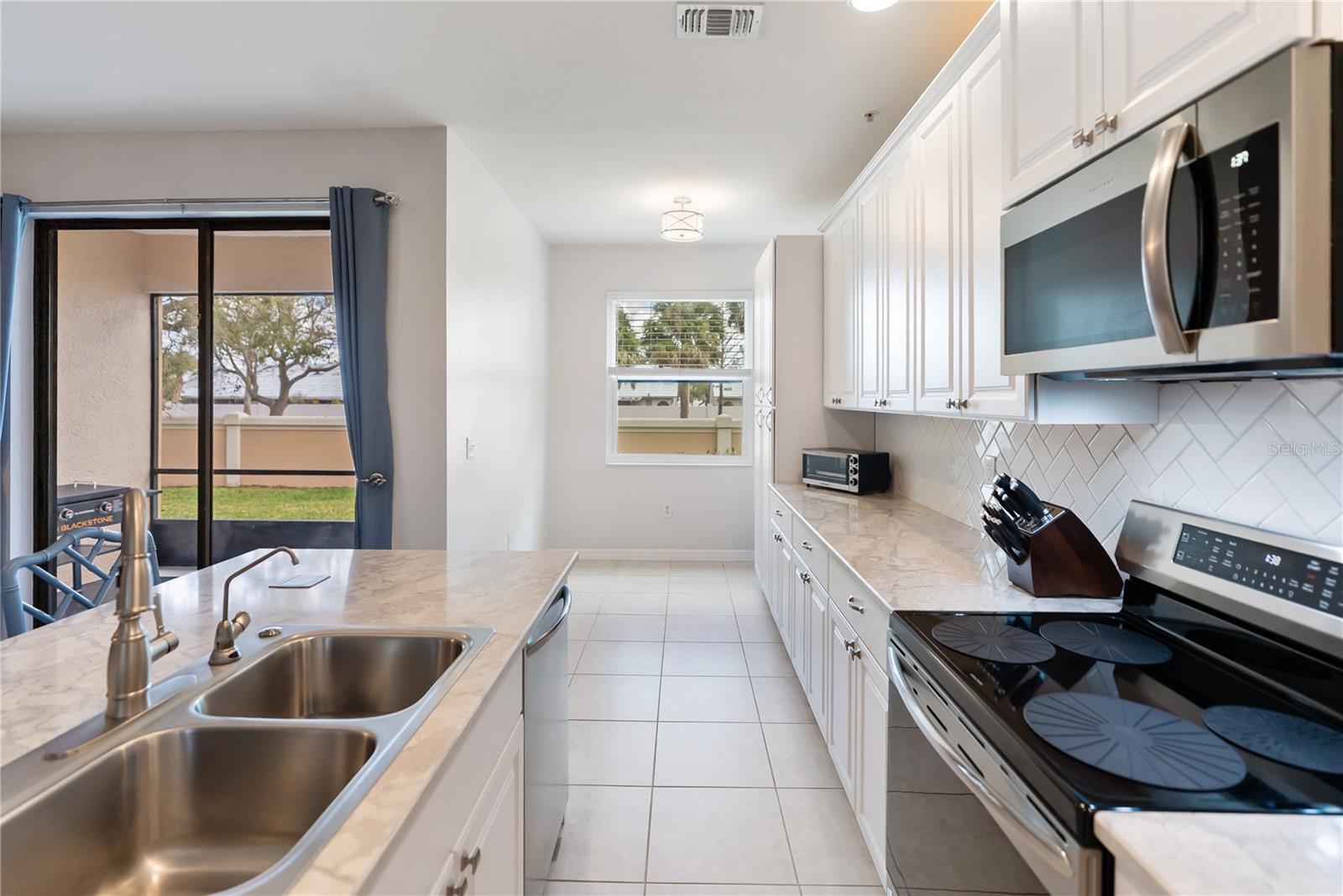 Image 14 of 36 For 4307 Via Piedra Circle 6-102