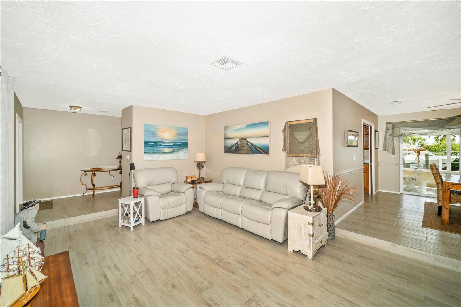 Image 10 of 62 For 5206 18th Avenue E