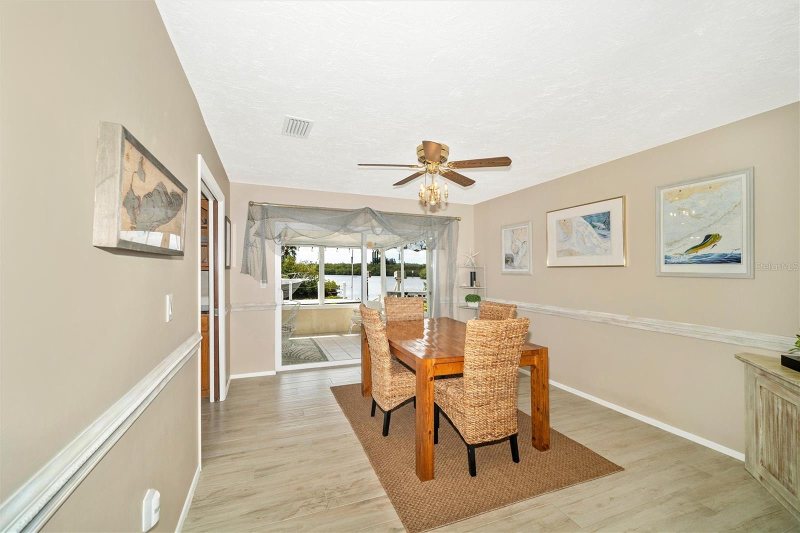 Image 11 of 62 For 5206 18th Avenue E