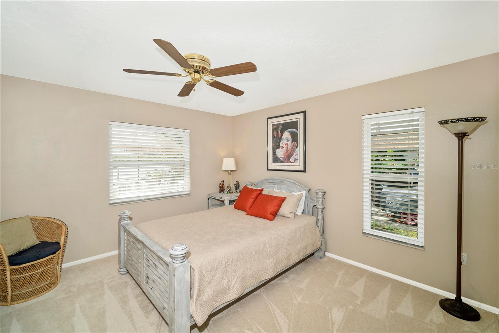 Image 21 of 62 For 5206 18th Avenue E