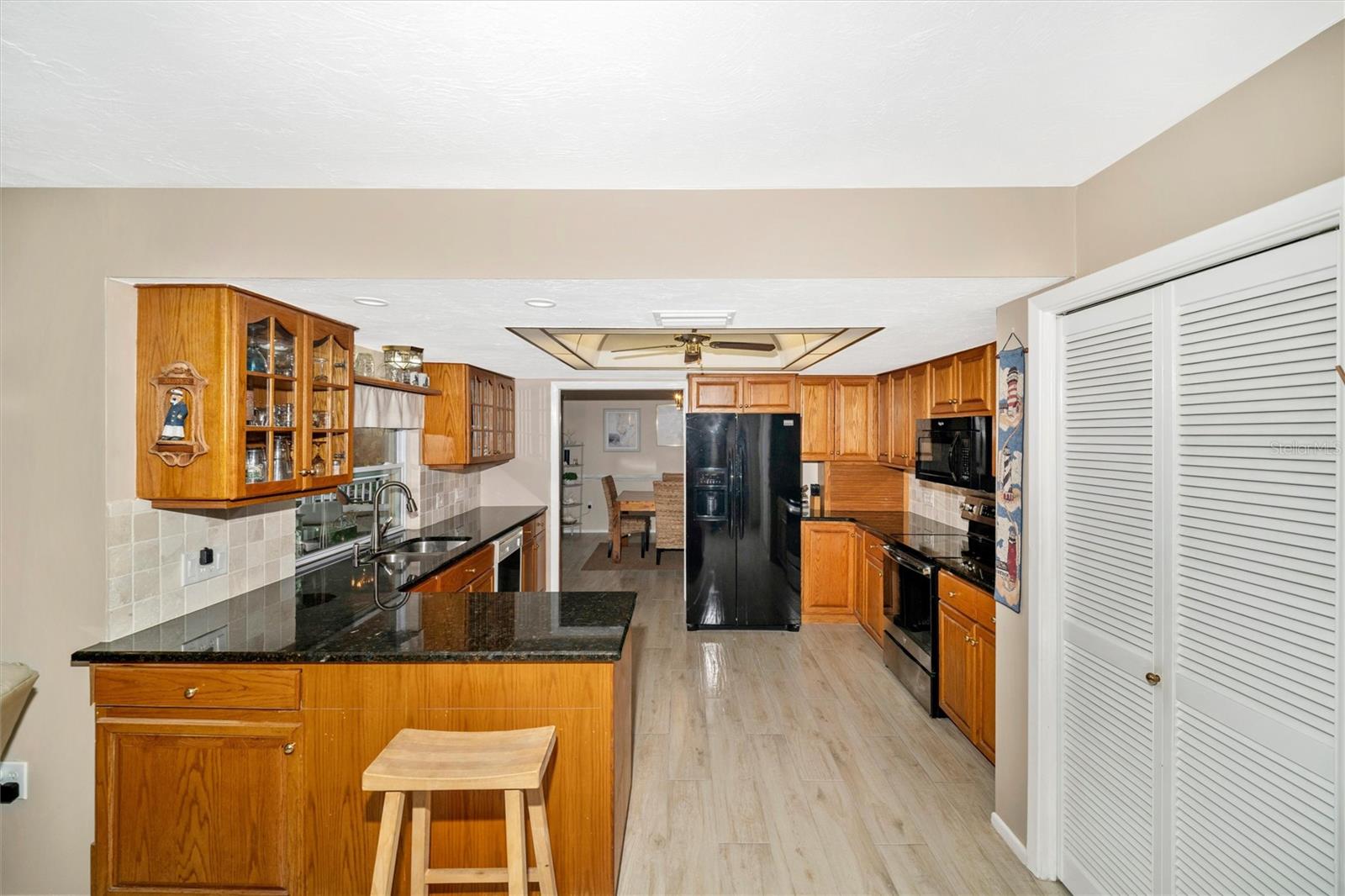 Image 26 of 62 For 5206 18th Avenue E