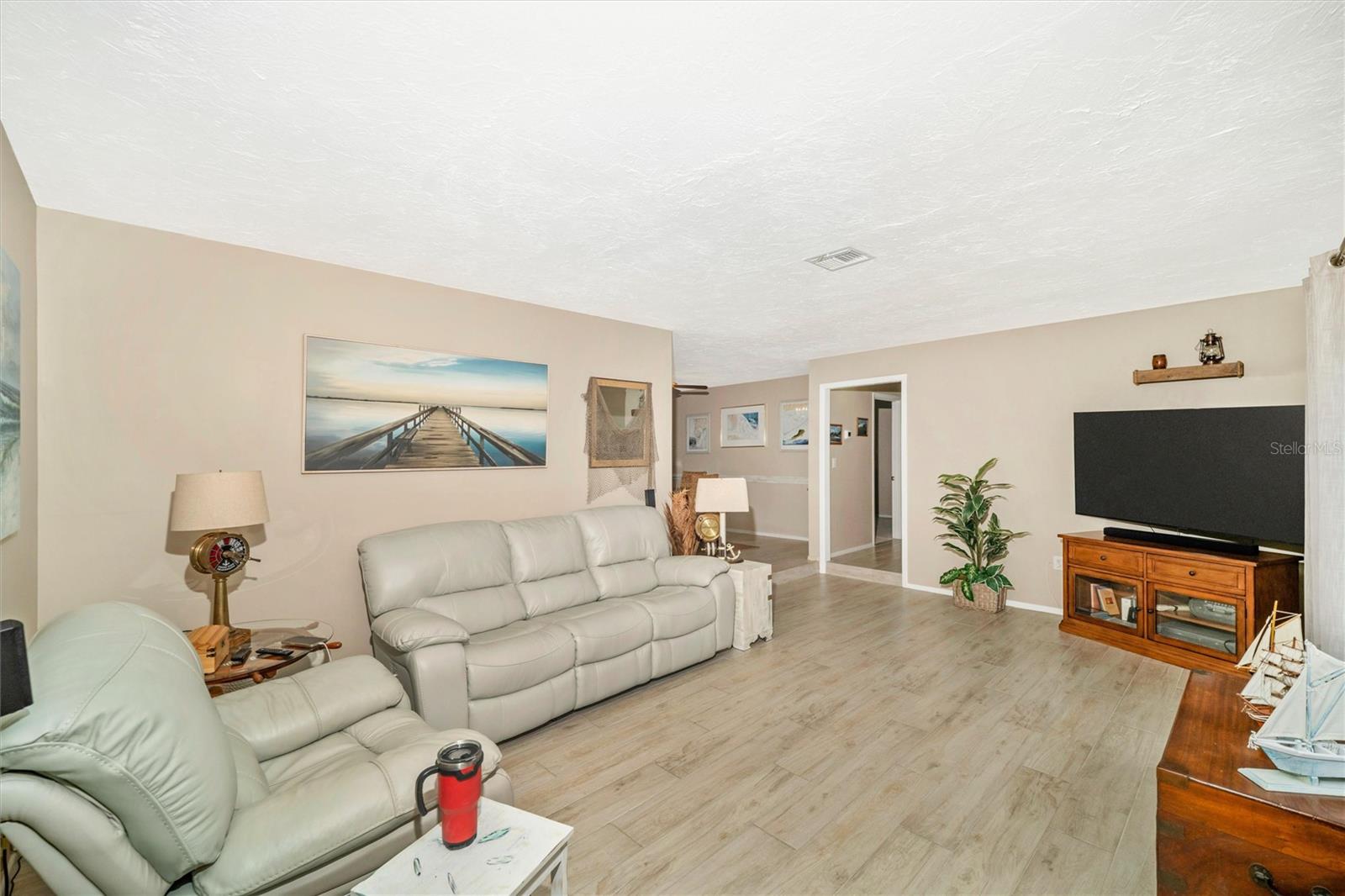 Image 7 of 62 For 5206 18th Avenue E