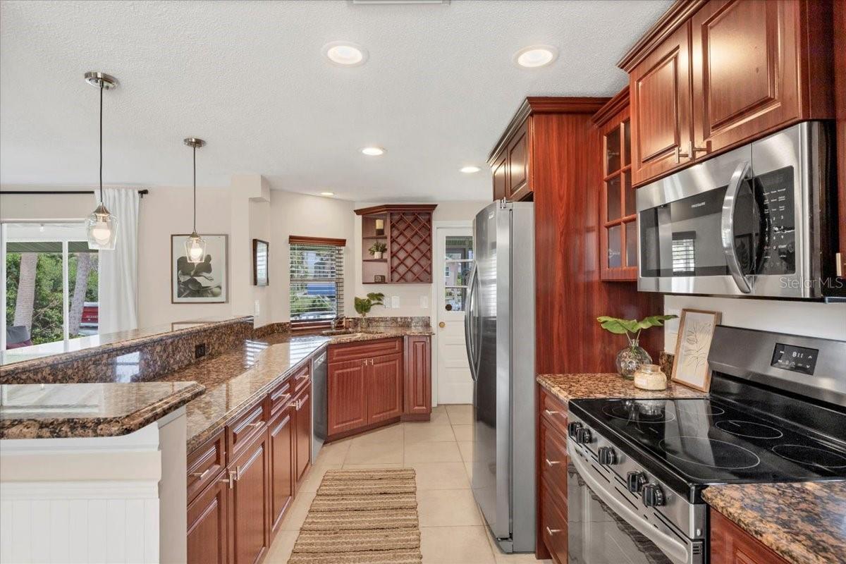 Image 12 of 40 For 4696 Pompano Street