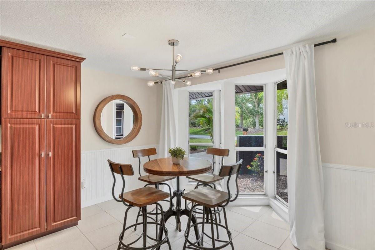 Image 16 of 40 For 4696 Pompano Street