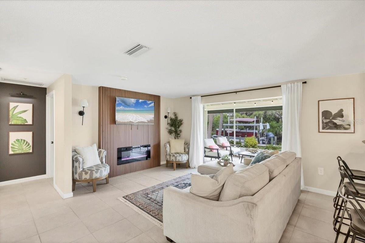 Image 8 of 40 For 4696 Pompano Street