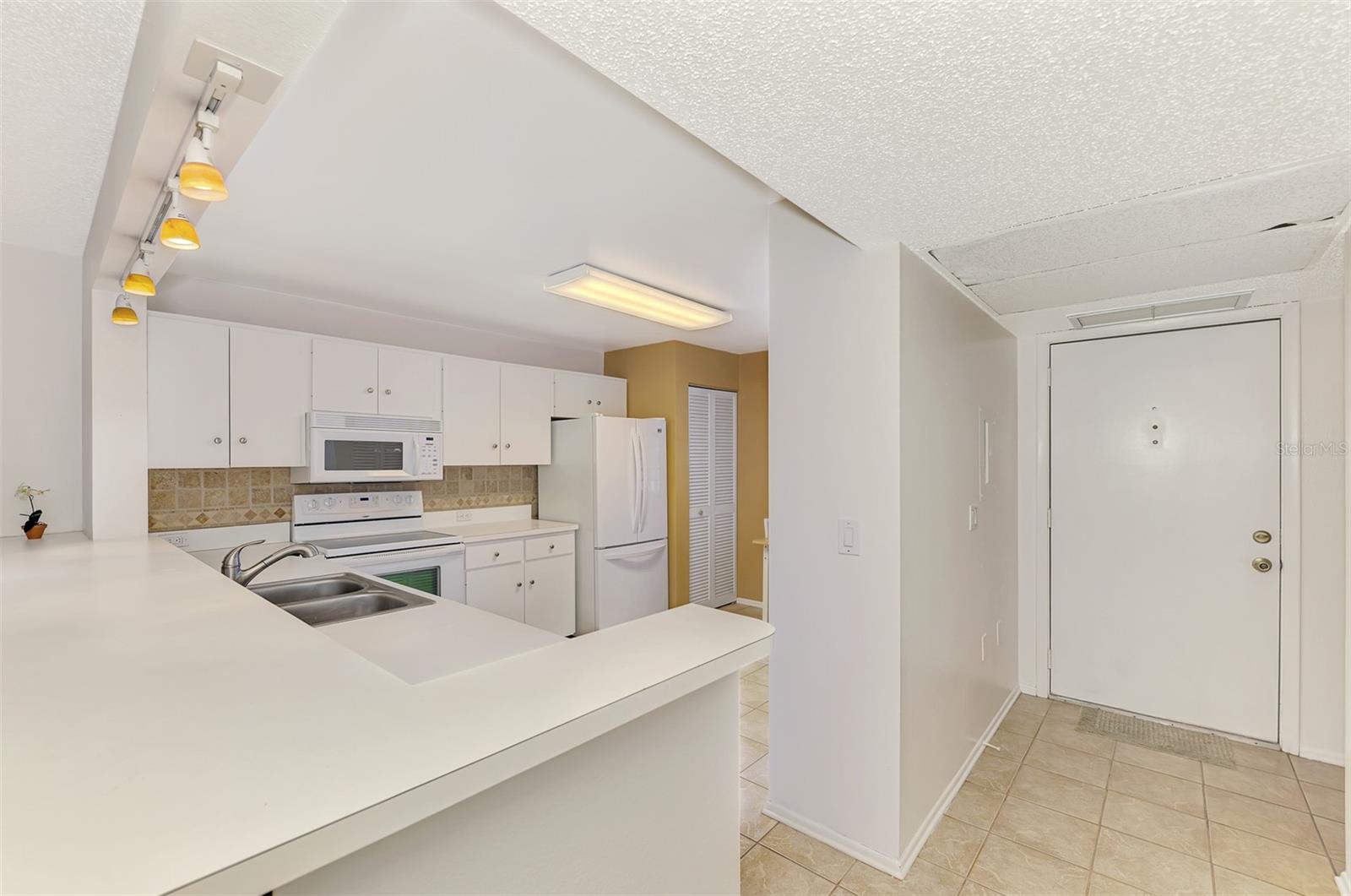 Image 10 of 34 For 129 Wild Palm Drive D