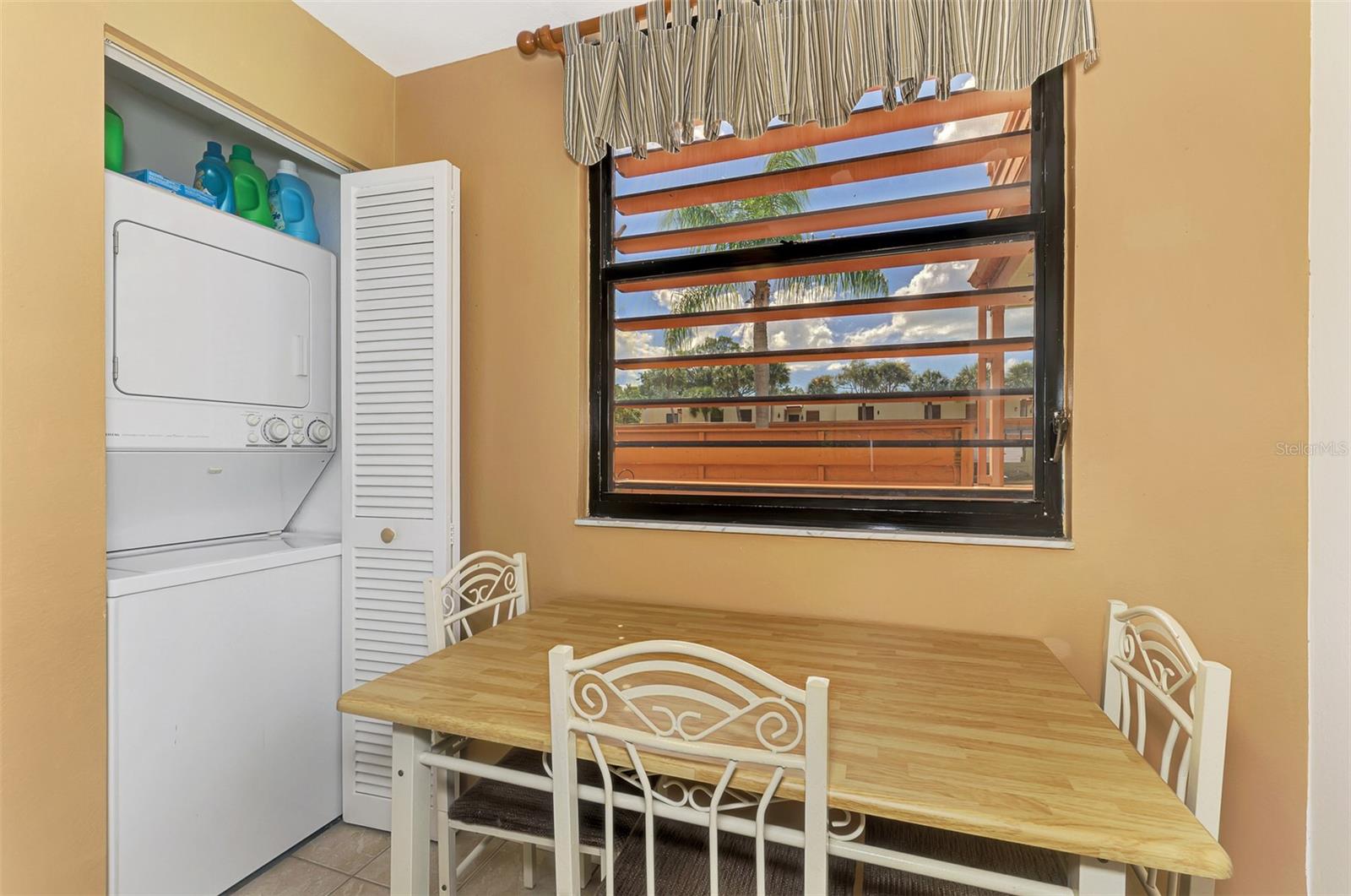 Image 12 of 34 For 129 Wild Palm Drive D