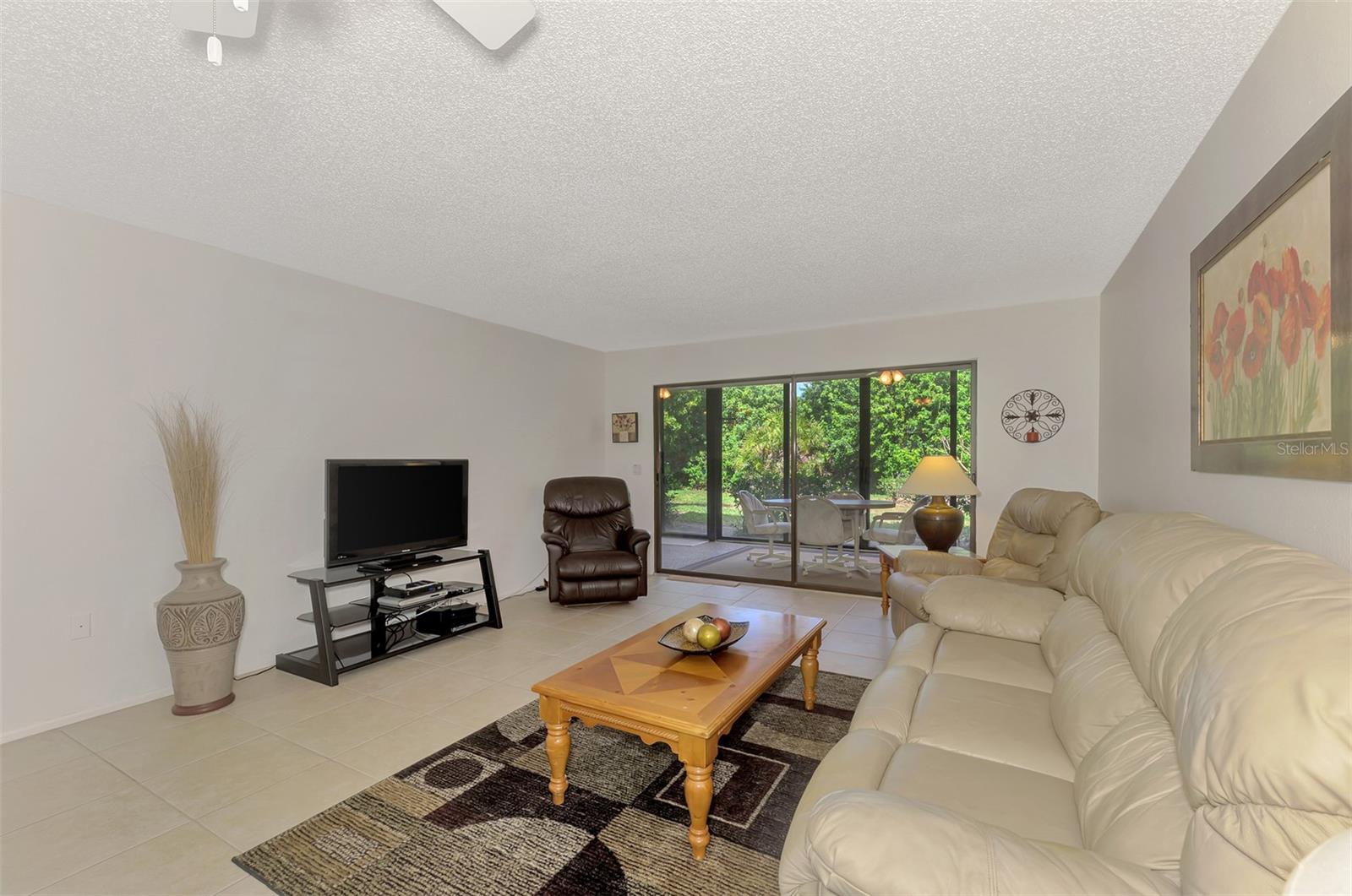 Image 14 of 34 For 129 Wild Palm Drive D