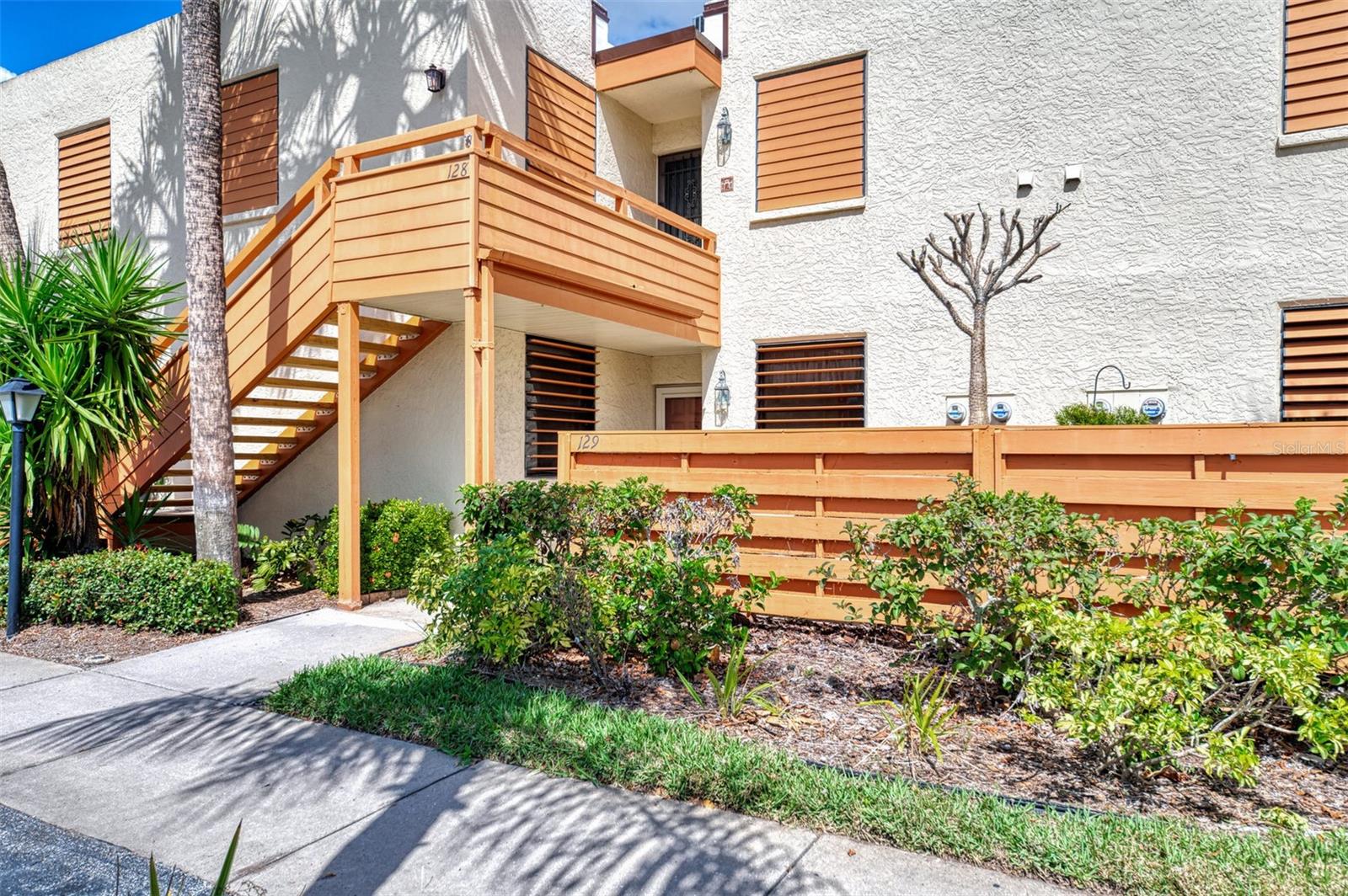 Image 2 of 34 For 129 Wild Palm Drive D