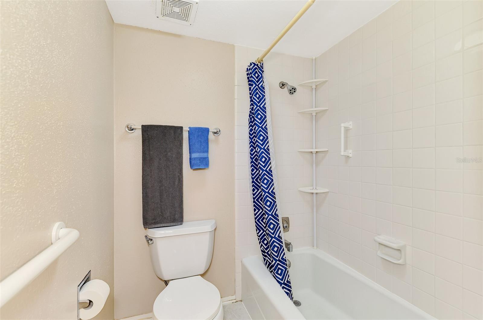 Image 21 of 34 For 129 Wild Palm Drive D