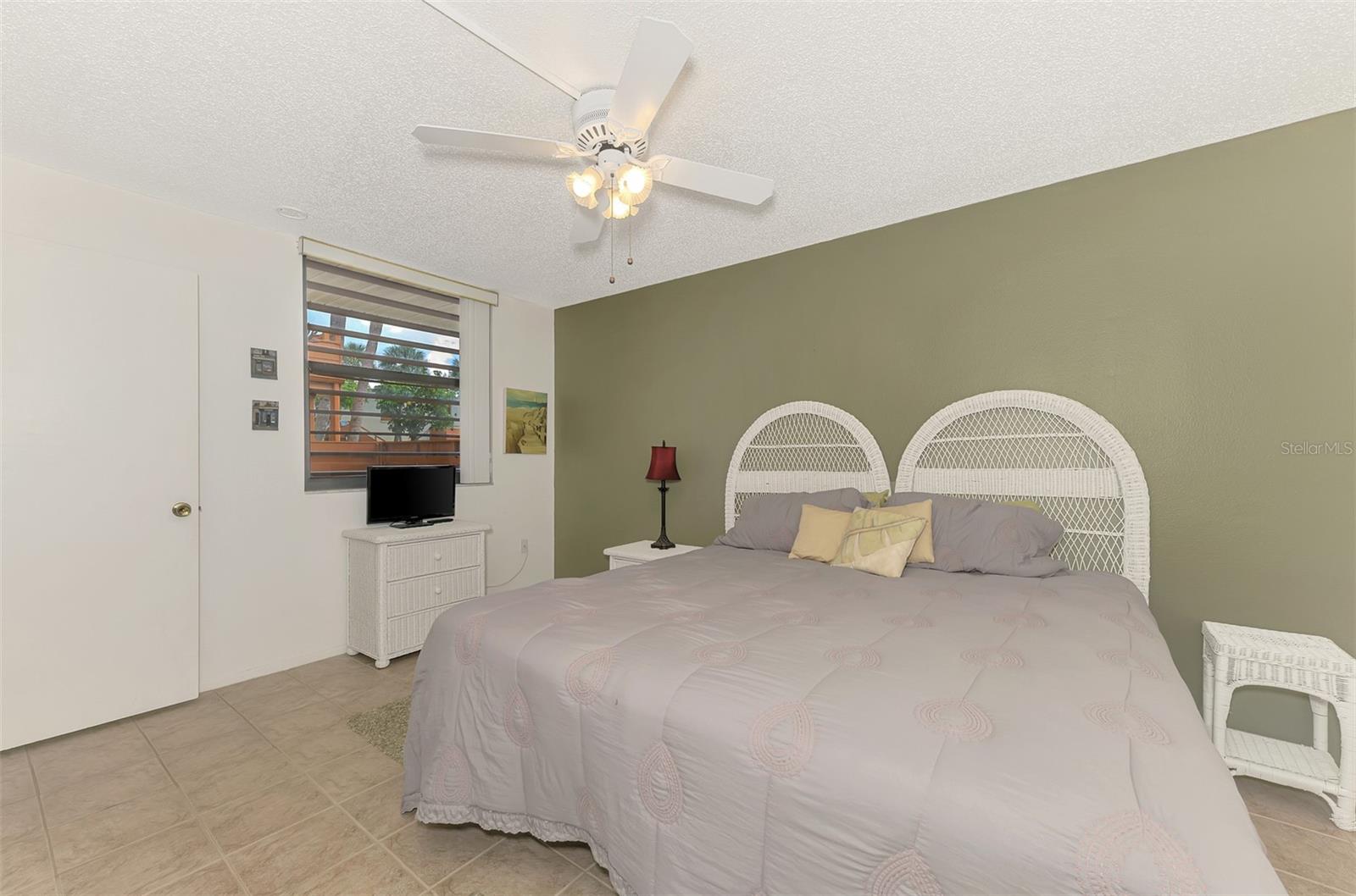 Image 24 of 34 For 129 Wild Palm Drive D