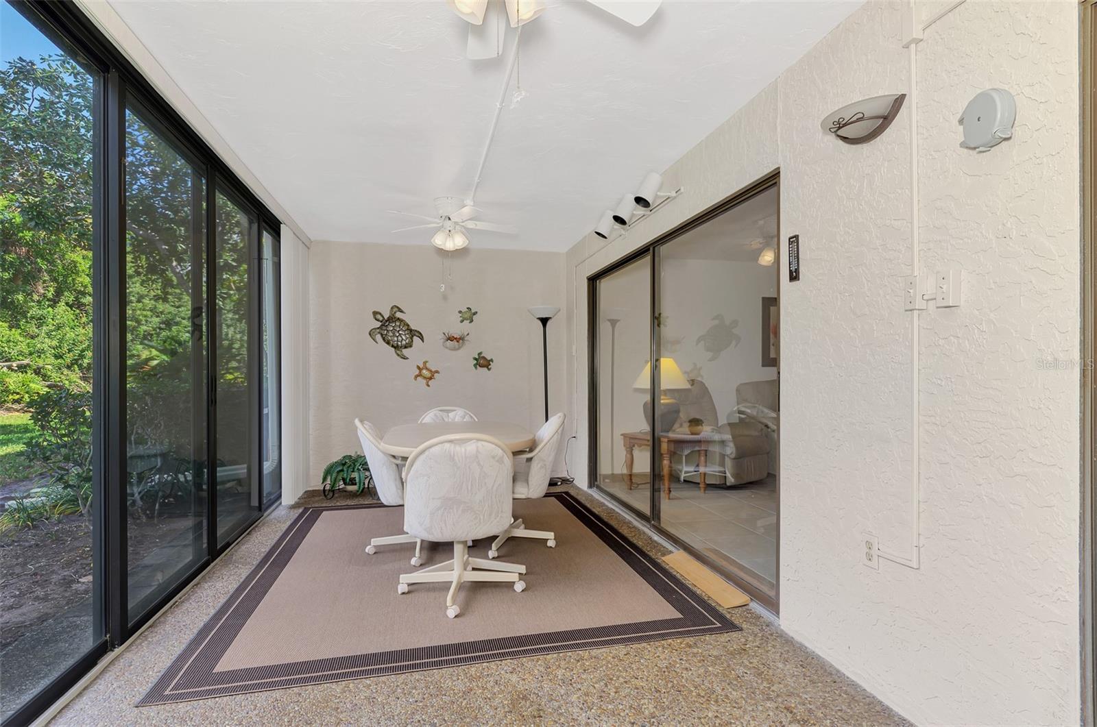 Image 28 of 34 For 129 Wild Palm Drive D