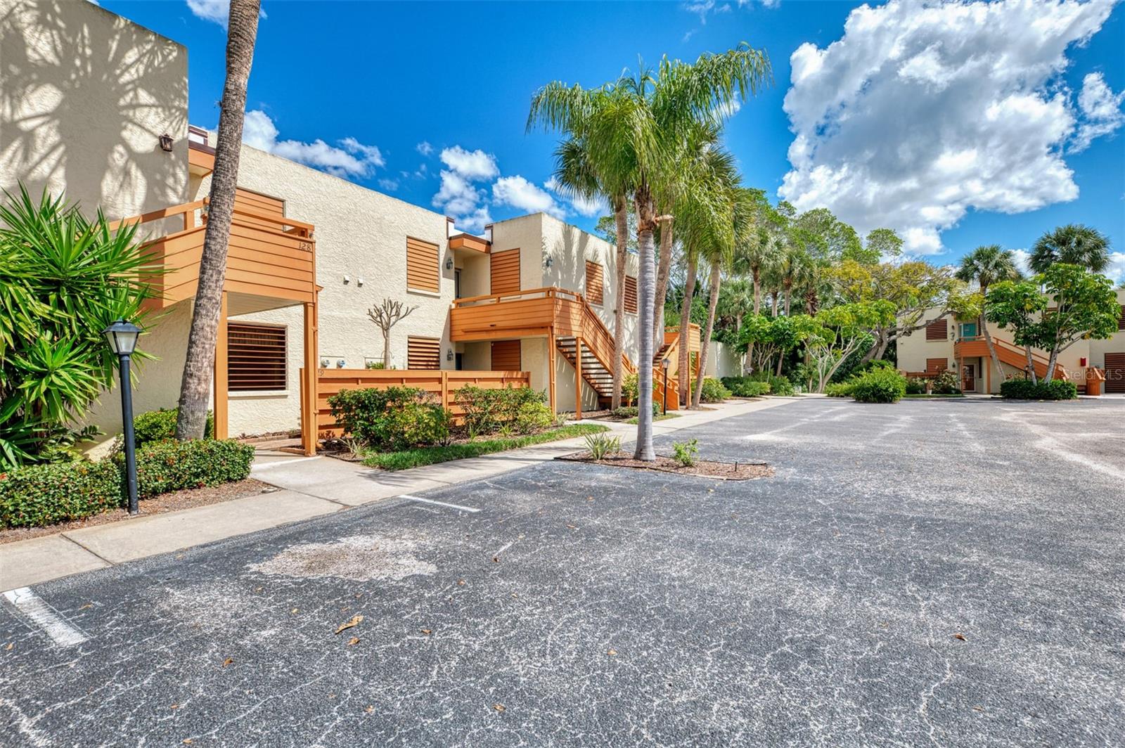 Image 3 of 34 For 129 Wild Palm Drive D