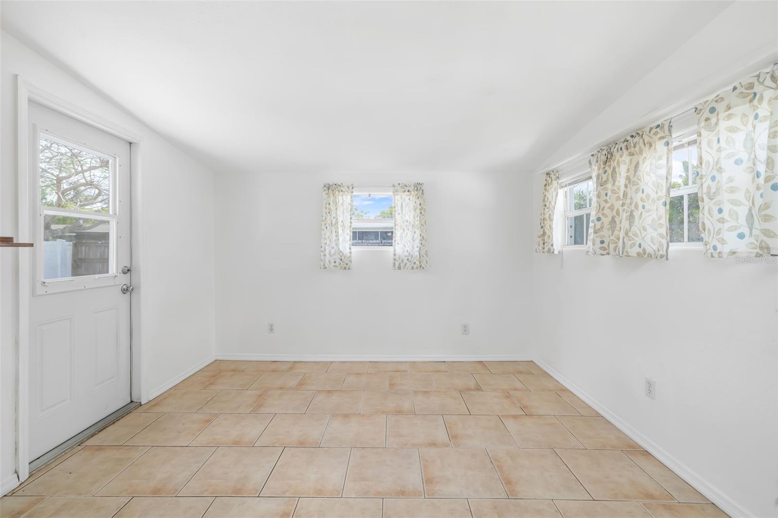 Image 14 of 36 For 2208 Shawnee Street