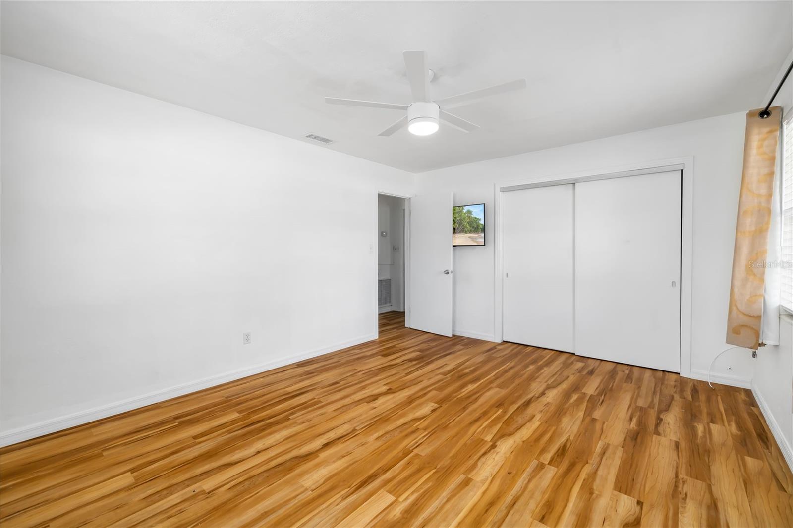 Image 18 of 36 For 2208 Shawnee Street