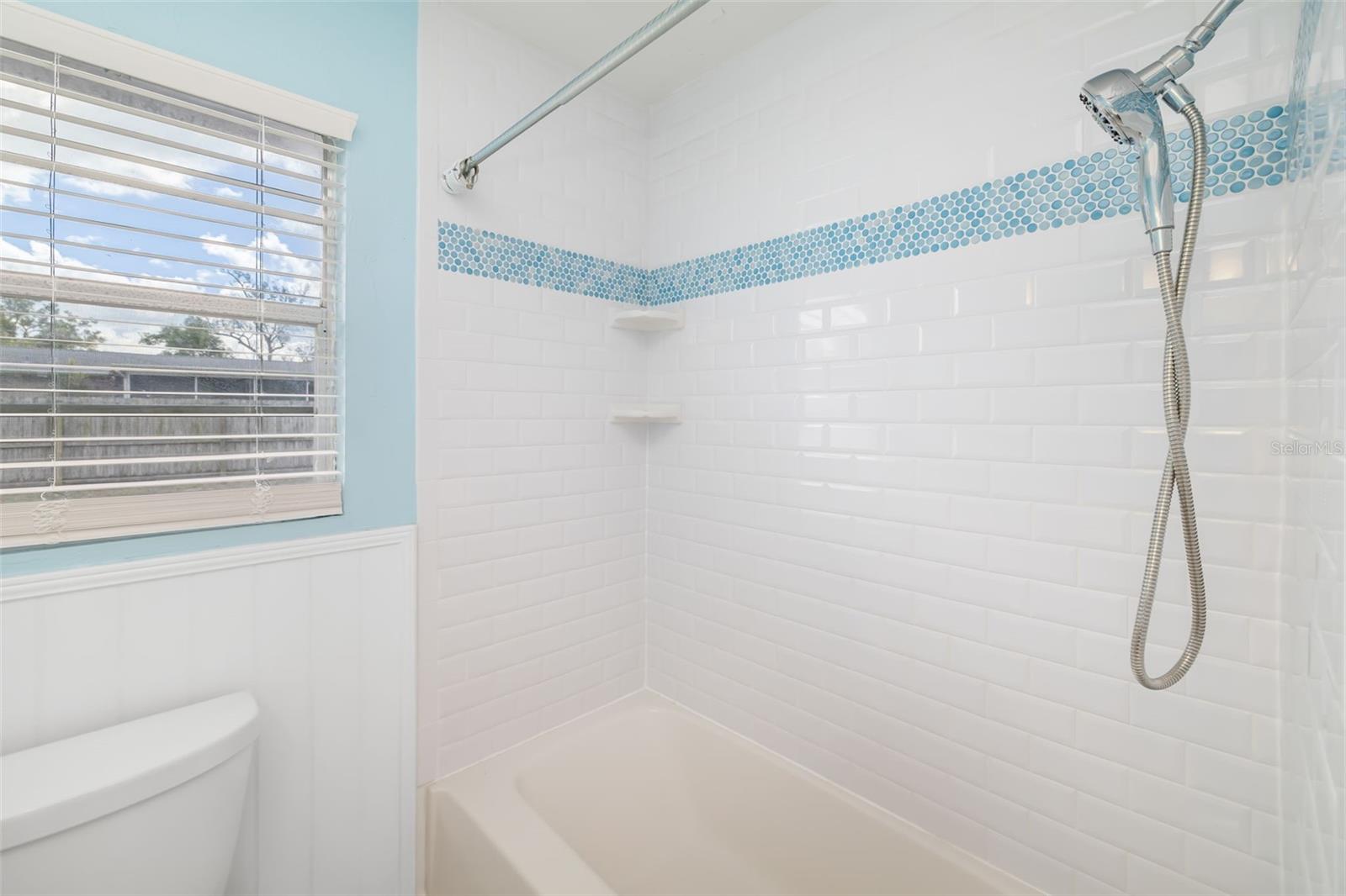 Image 22 of 36 For 2208 Shawnee Street