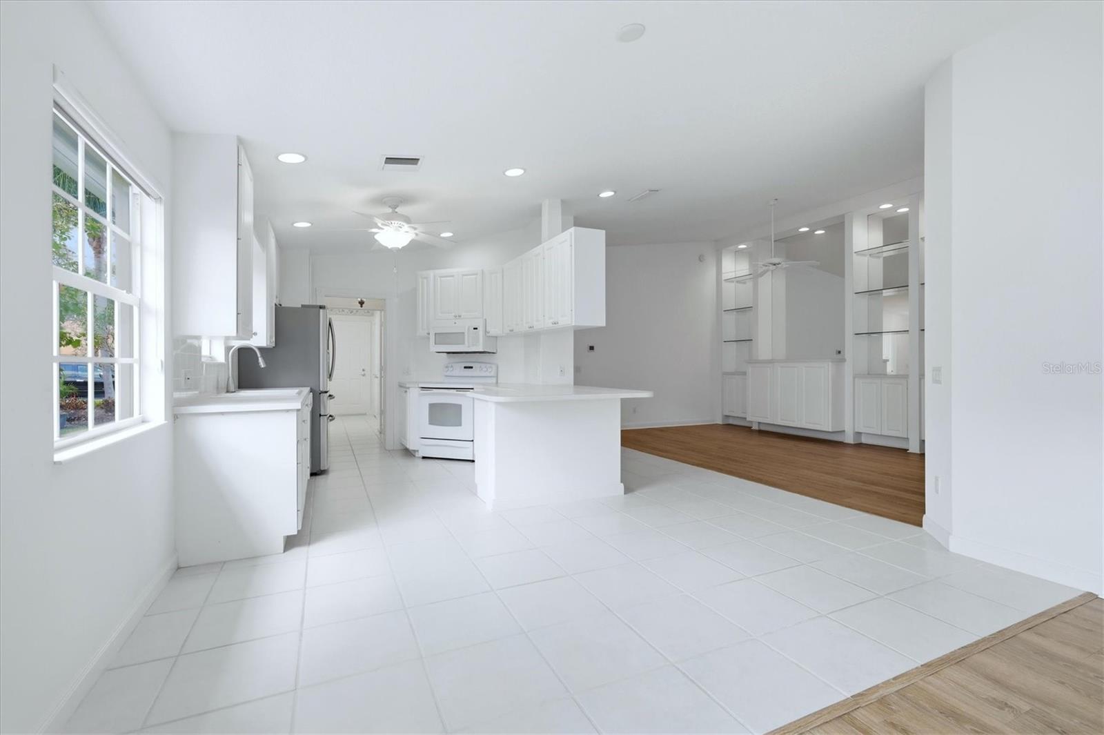 Image 18 of 48 For 7559 Quinto Drive