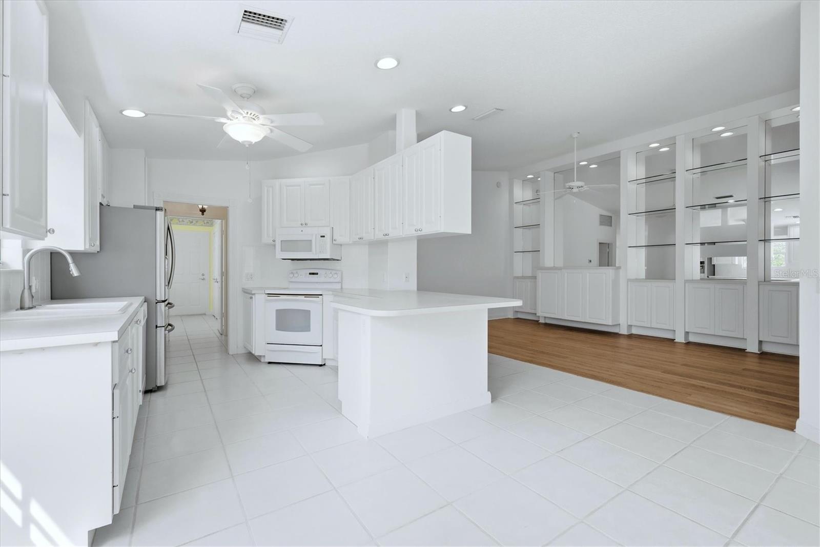 Image 23 of 48 For 7559 Quinto Drive