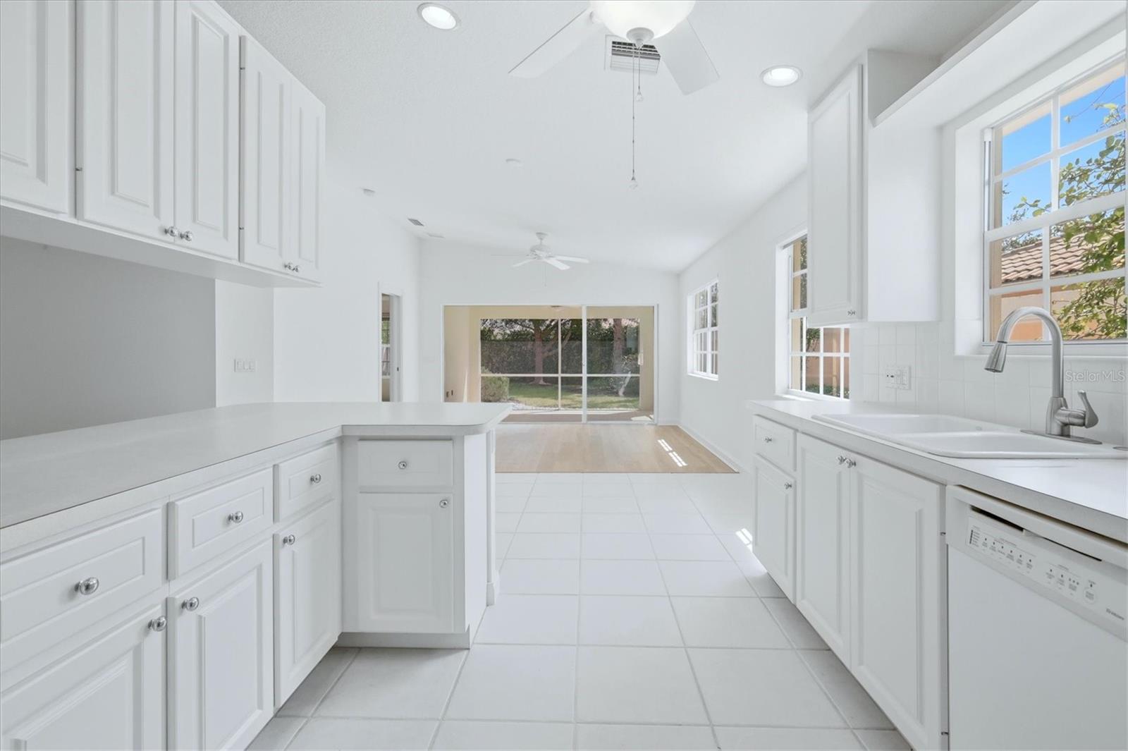 Image 24 of 48 For 7559 Quinto Drive