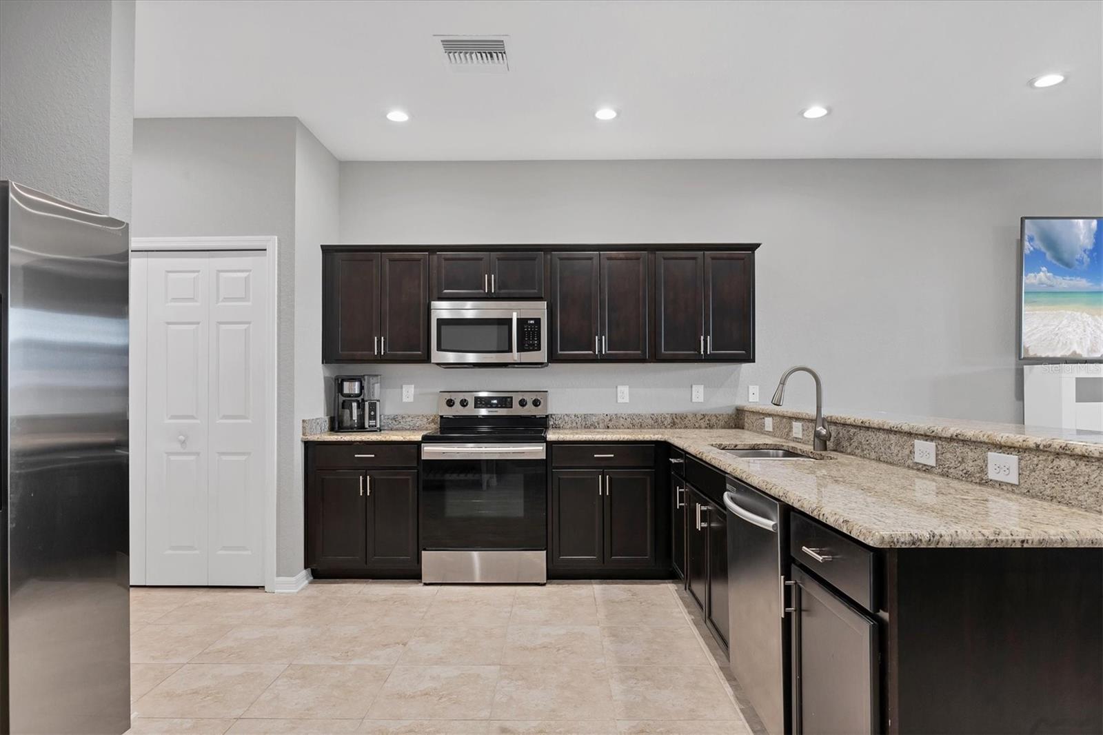 Image 7 of 25 For 1314 Grantham Drive