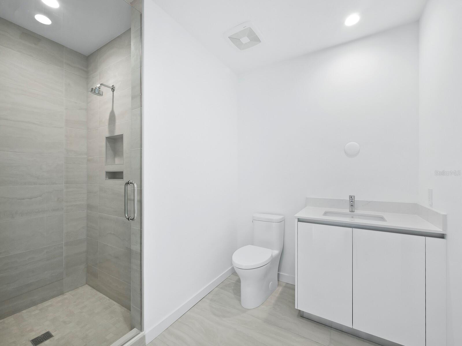 Image 13 of 45 For 301 Quay Commons 1409