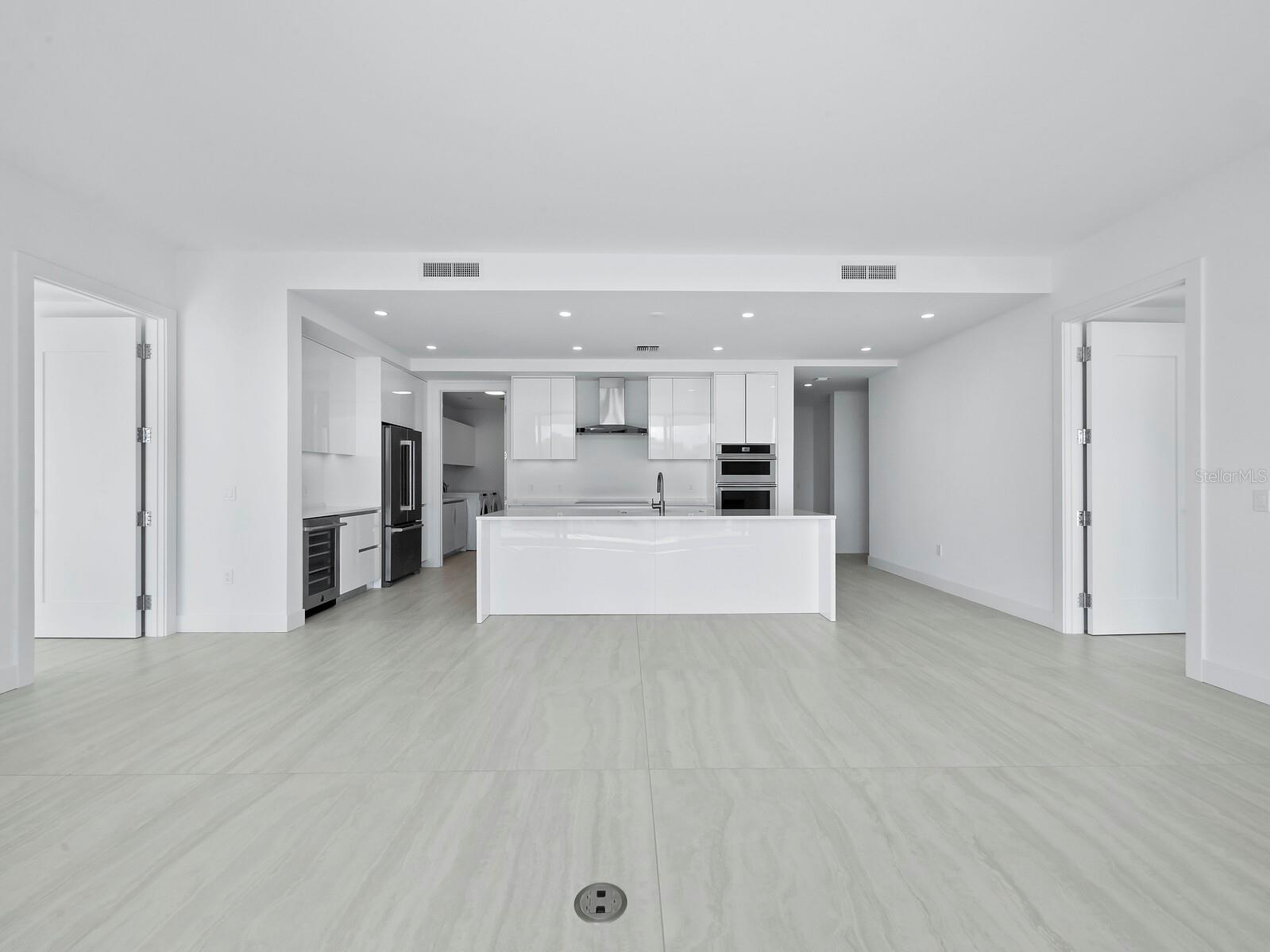 Image 5 of 45 For 301 Quay Commons 1409