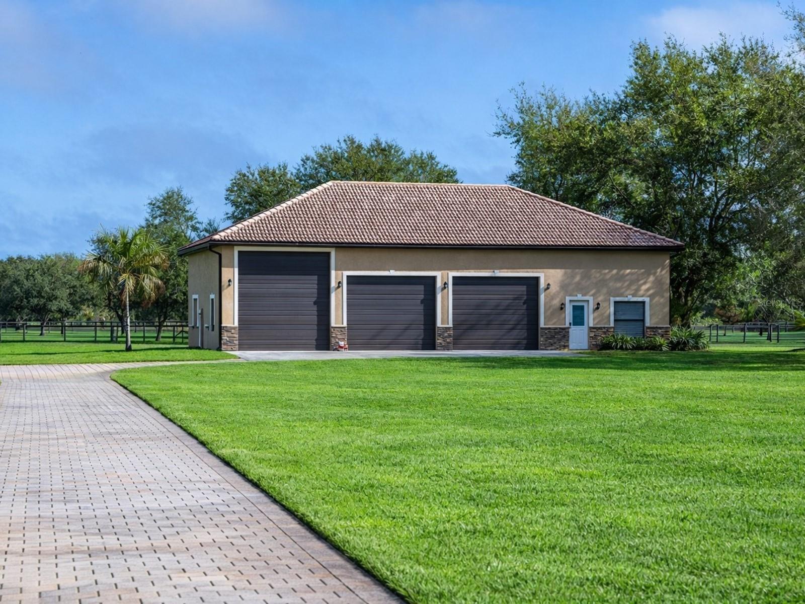 Image 40 of 65 For 17001 Deer Prairie Drive