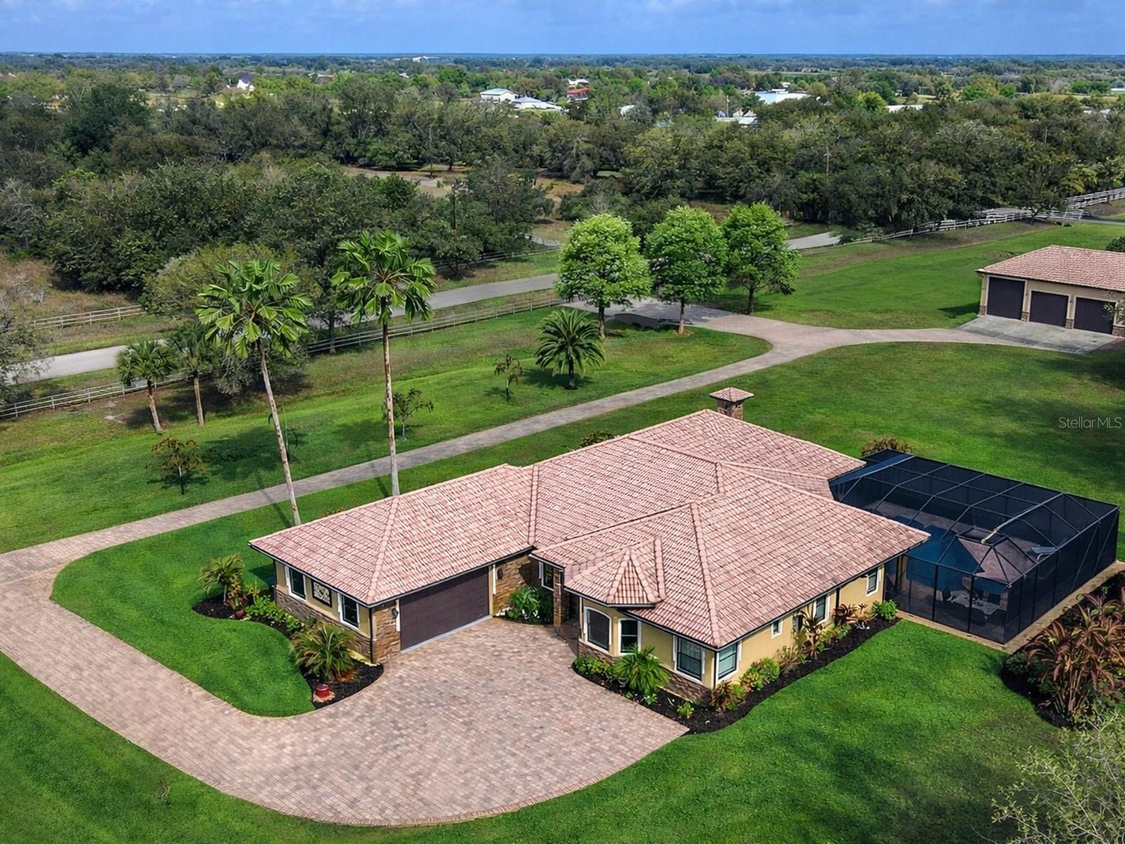 Image 6 of 65 For 17001 Deer Prairie Drive