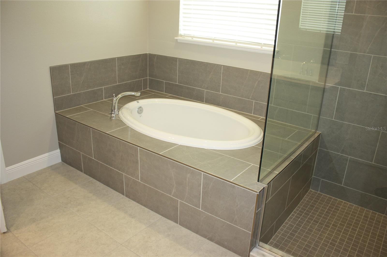 Image 13 of 27 For 1909 Everson Street