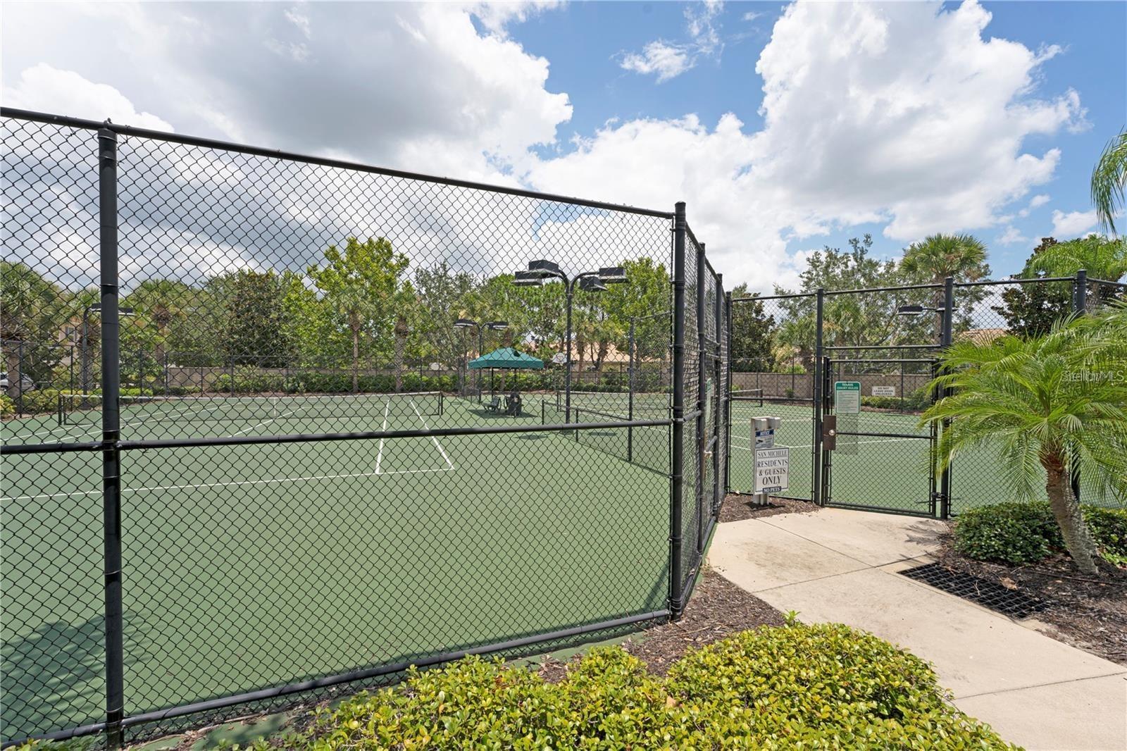 Image 7 of 23 For 3770 82nd Avenue Circle E 103