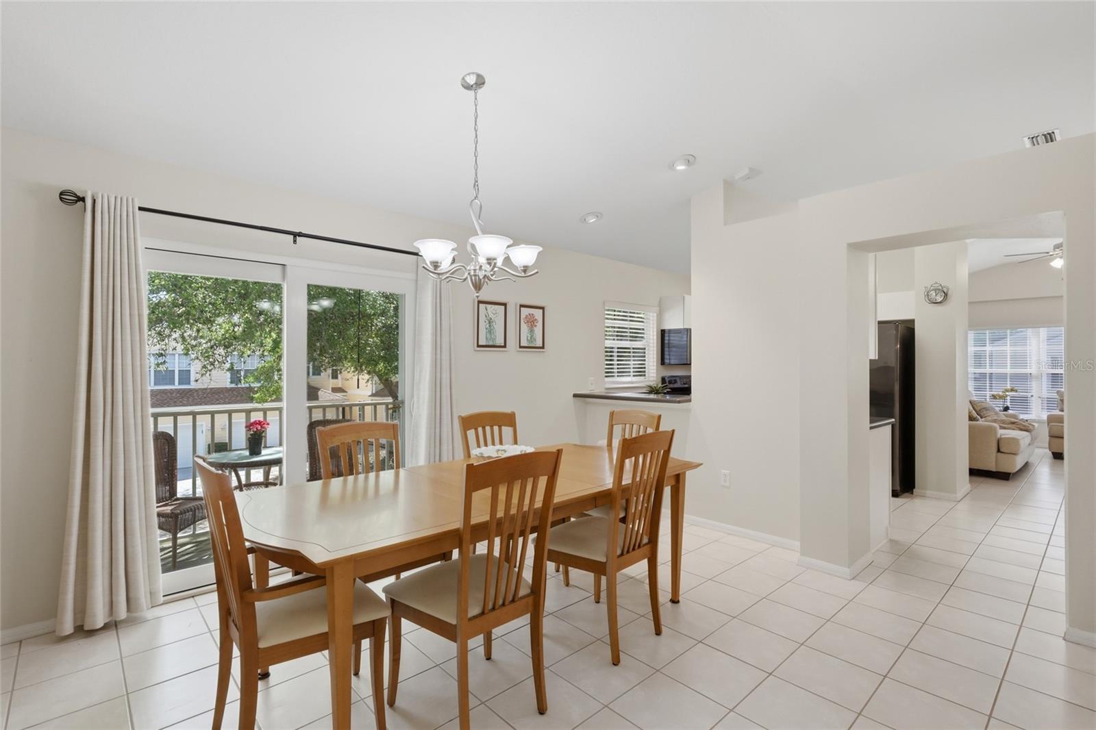 Image 13 of 36 For 6406 Rosefinch Court 204